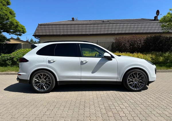 Porsche Cayenne cena 264450 przebieg: 190000, rok produkcji 2016 z Warszawa małe 67